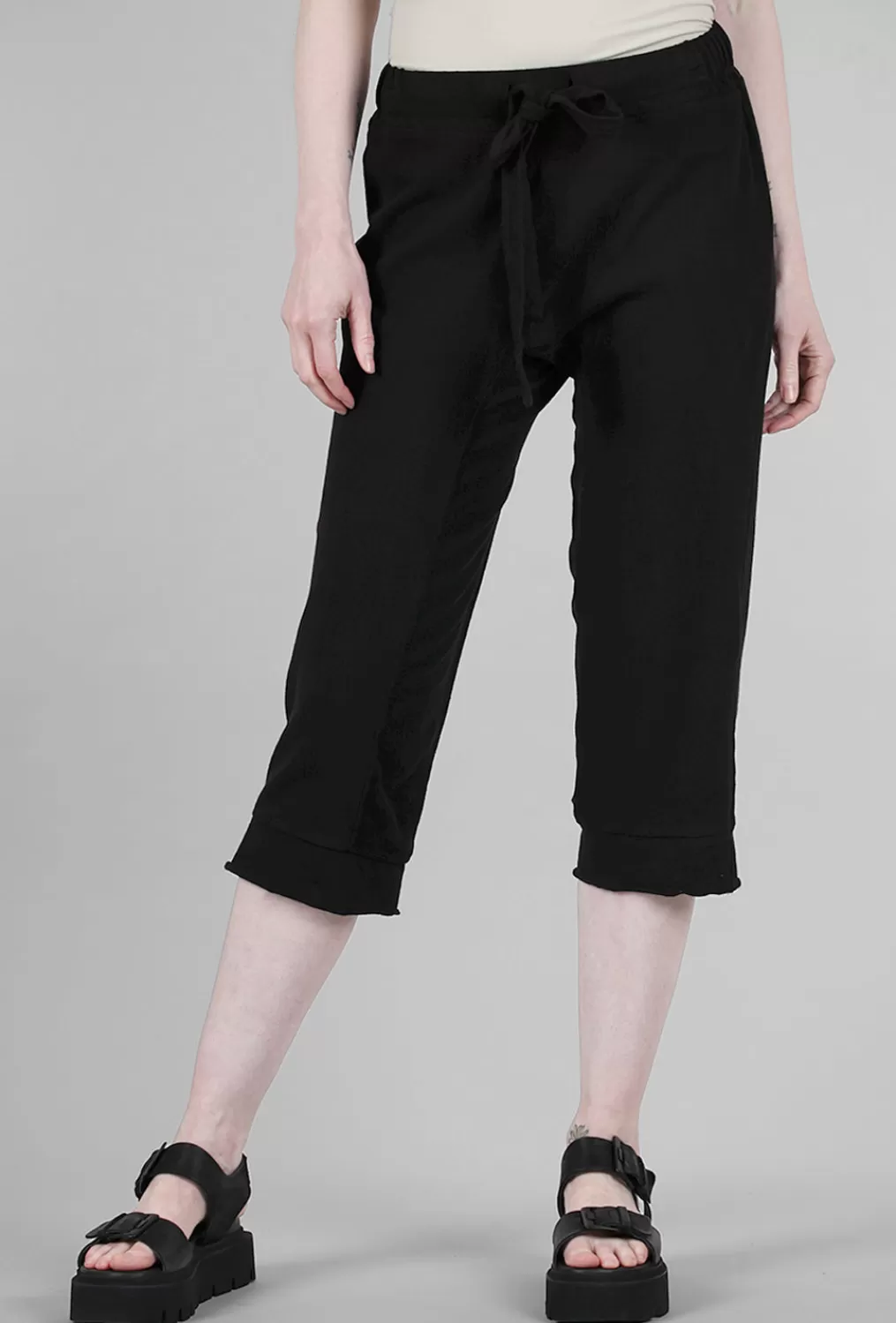Best Evie Lou Crop Raw Easy Jogger, Black