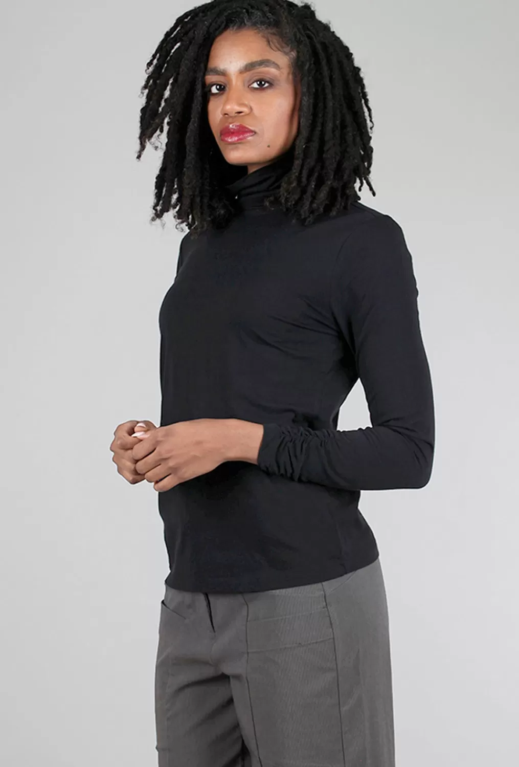 Store Evie Lou Pima Ruched Tneck, Black