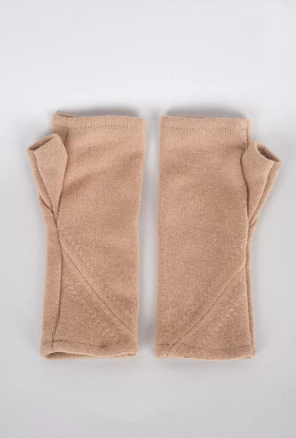 Best Sale Evie Lou Recycled Cashmere Handwarmers, Beige/Bee