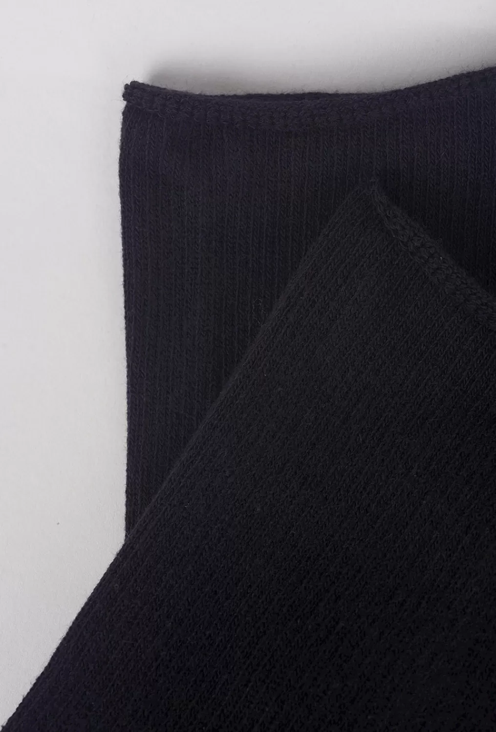 Outlet Evie Lou Rose Crew Socks, Solid Black