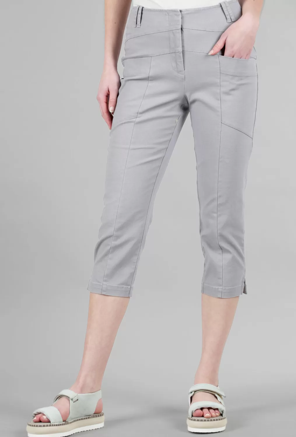 Sale Evie Lou Stretch Canvas Seam Capri, Gull Gray