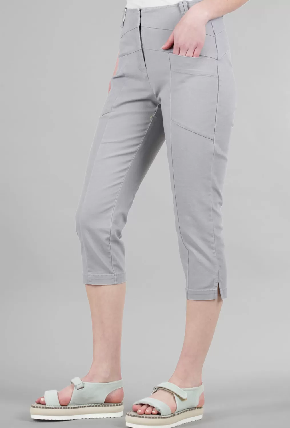 Sale Evie Lou Stretch Canvas Seam Capri, Gull Gray